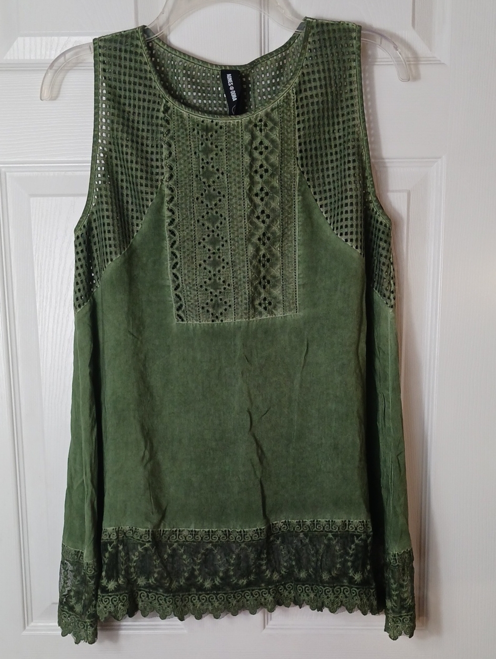 Agnes & Dora Sleeveles Blouse Embroidered Lace Mesh Boho Chic Earthy Airy Size S